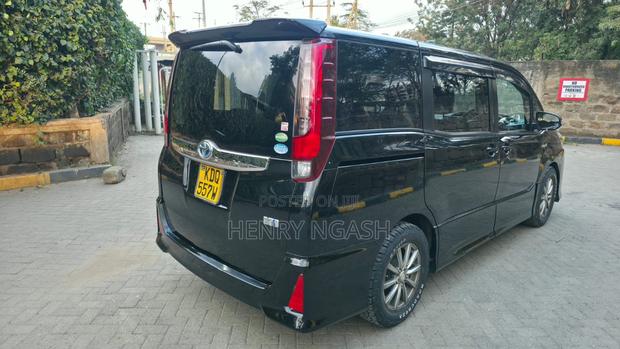 Toyota Noah 2017 Black
