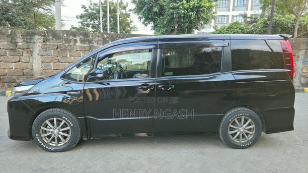 Toyota Noah 2017 Black