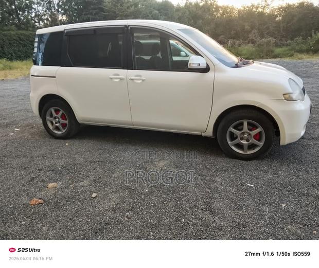 Toyota Sienta 1.5 AWD 2010 White