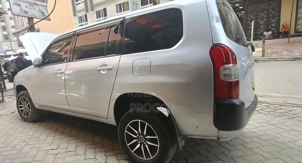 Toyota Sienta 1.5 AWD 2010 White