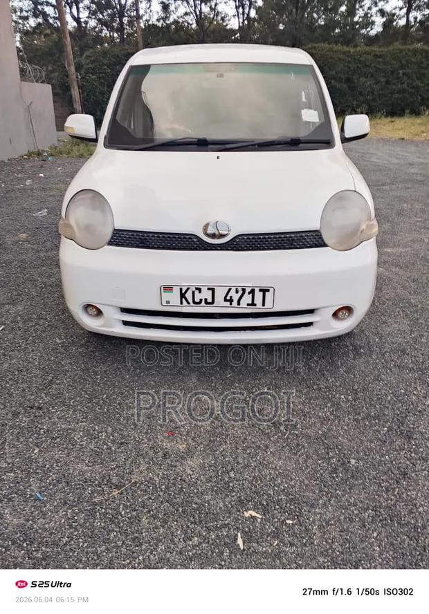 Toyota Sienta 1.5 AWD 2010 White