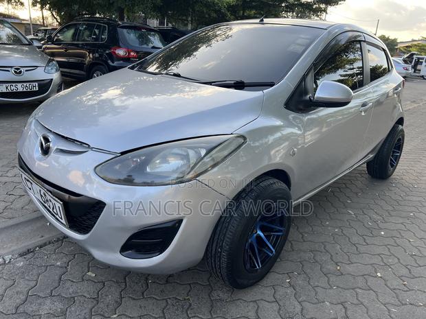 Mazda Demio 2012 Silver
