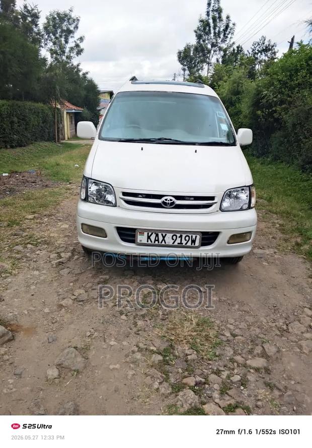 Toyota TownAce 2000 White