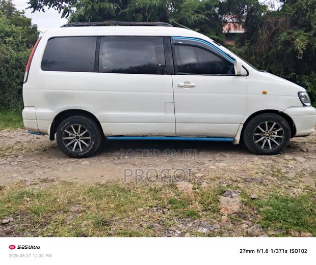 Toyota TownAce 2000 White