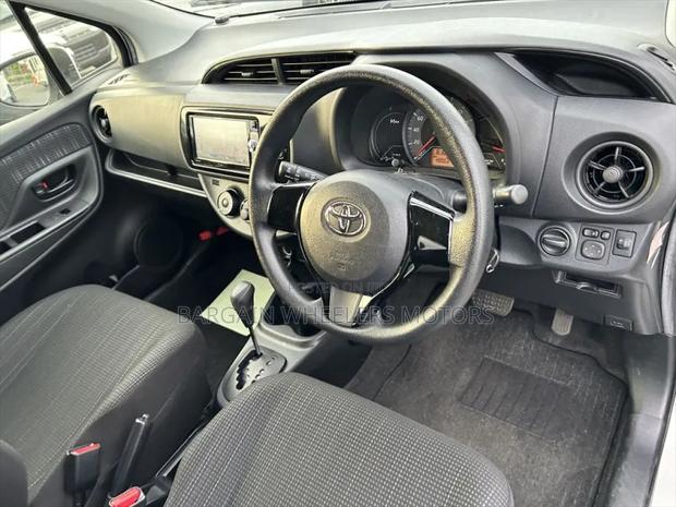 Toyota Vitz 2019 Pearl