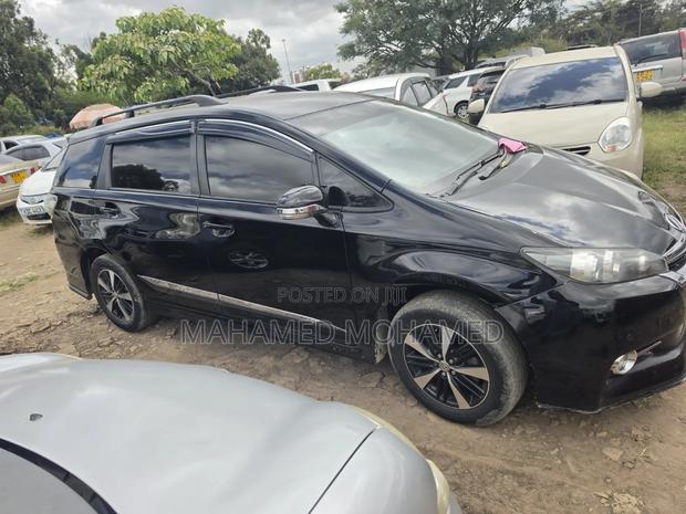 Toyota Wish 2013 Black