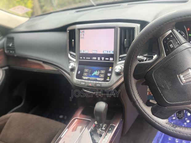 Toyota Crown 2013 Black