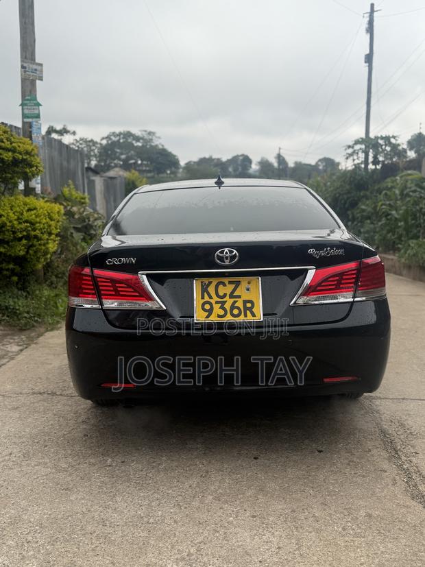 Toyota Crown 2013 Black