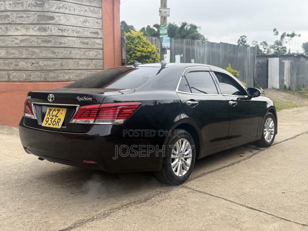 Toyota Crown 2013 Black