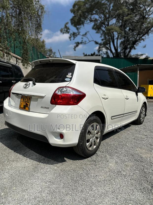 Toyota Auris 2012 White