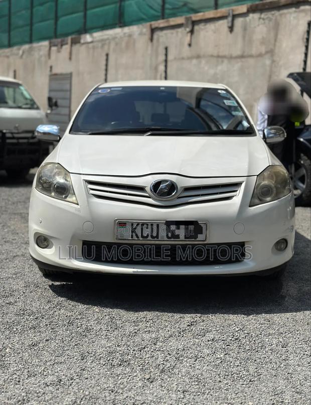 Toyota Auris 2012 White