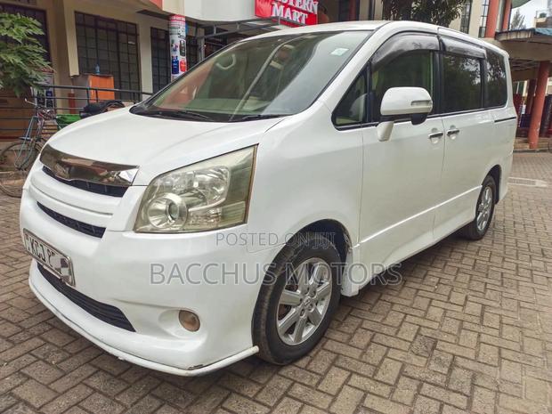Toyota Noah 2010 White