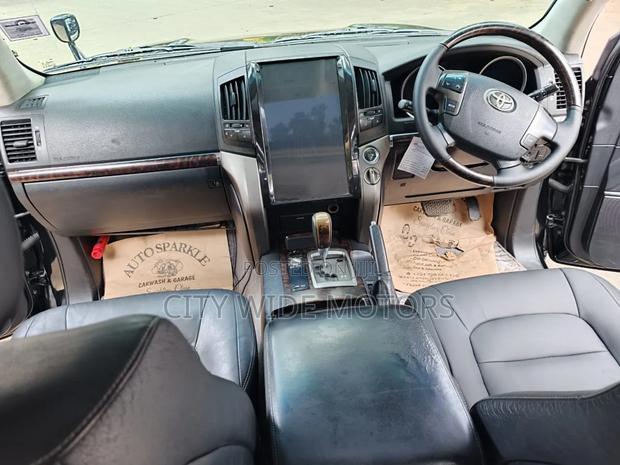 Toyota Land Cruiser 4.6 V8 GX 2010 Black