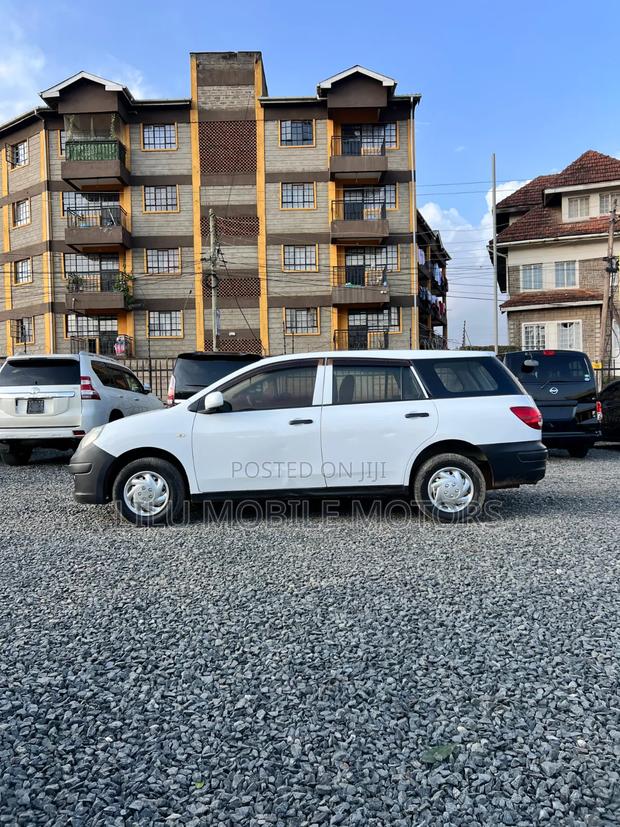 Nissan Advan 2015 White