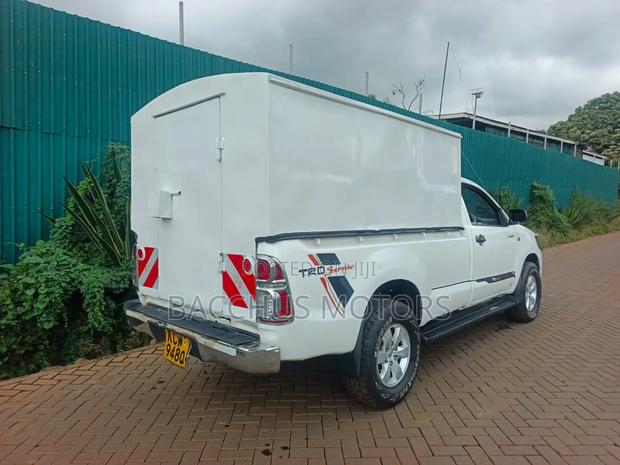 Toyota Hilux 2012 White