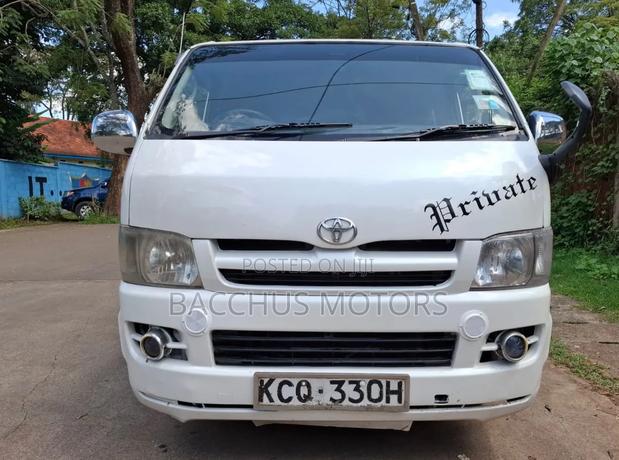 Toyota HiAce 2011 White