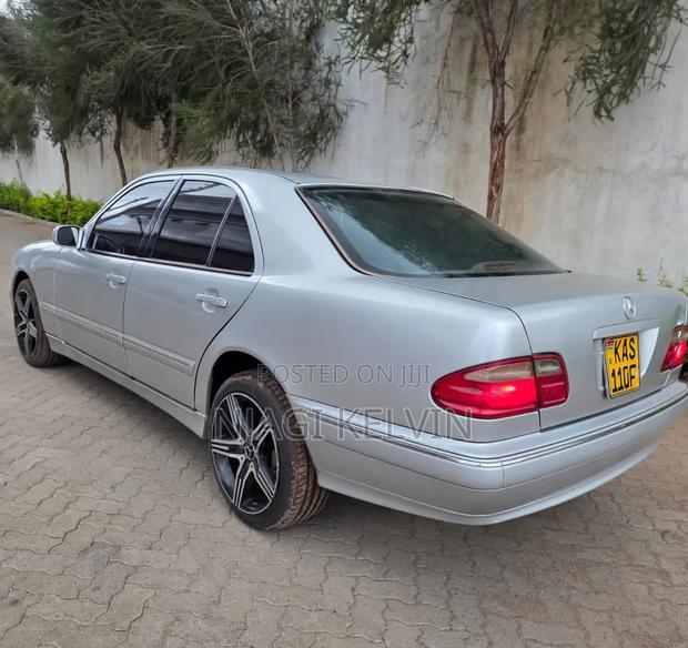 Mercedes-Benz E200 1997 Silver