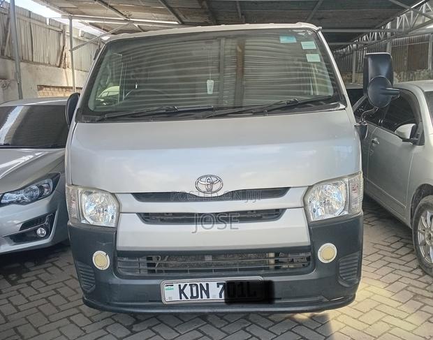 Toyota HiAce 2016 Silver