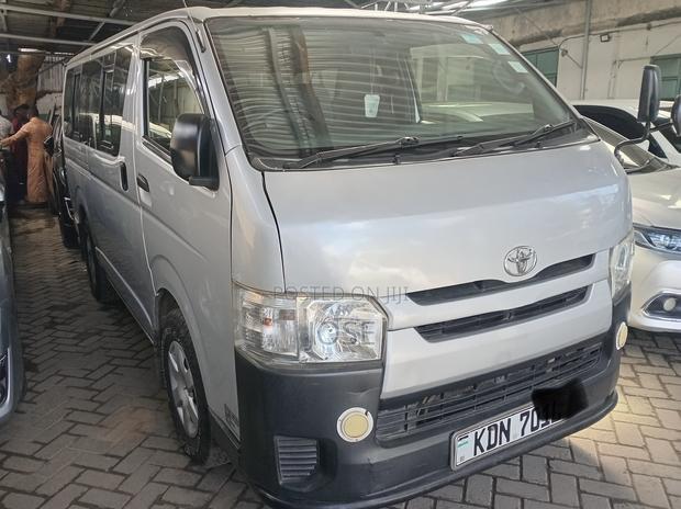 Toyota HiAce 2016 Silver