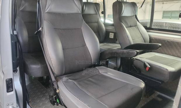 Toyota HiAce 2016 Silver