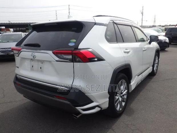 Toyota RAV4 2020 White