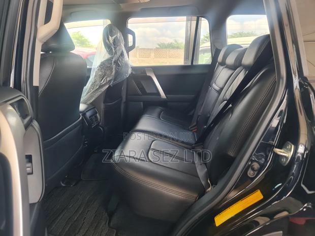 Toyota Land Cruiser Prado 2018 Black