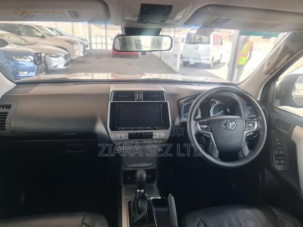 Toyota Land Cruiser Prado 2018 Black