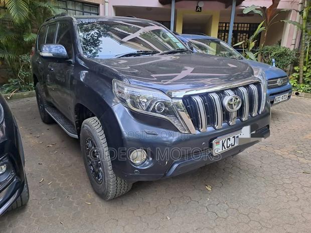 Toyota Land Cruiser Prado 2010 Black