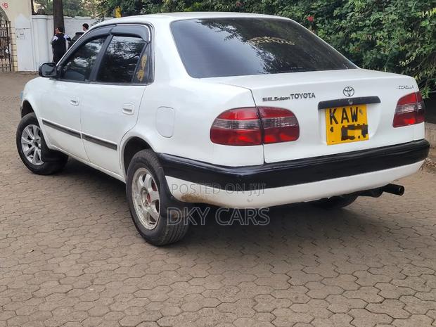 Toyota Sprinter 2000 White