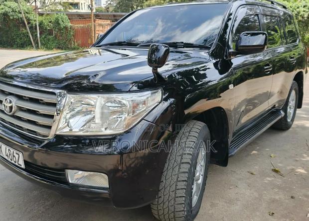Toyota Land Cruiser 2010 Black