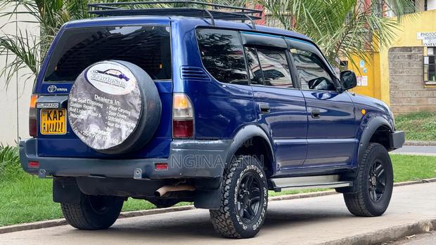 Toyota Land Cruiser Prado 2002 Blue