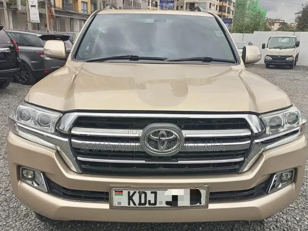 Toyota Land Cruiser 2015 Gold