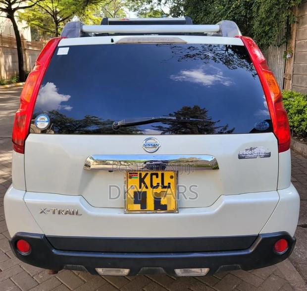 Nissan X-Trail 2010 White
