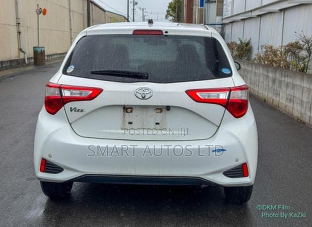 Toyota Vitz 1.0 FWD 5dr 2019 Pearl