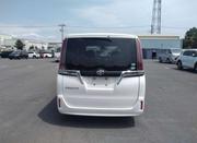 Toyota Esquire 2.0 FWD (7 seater) 2018 White for sale