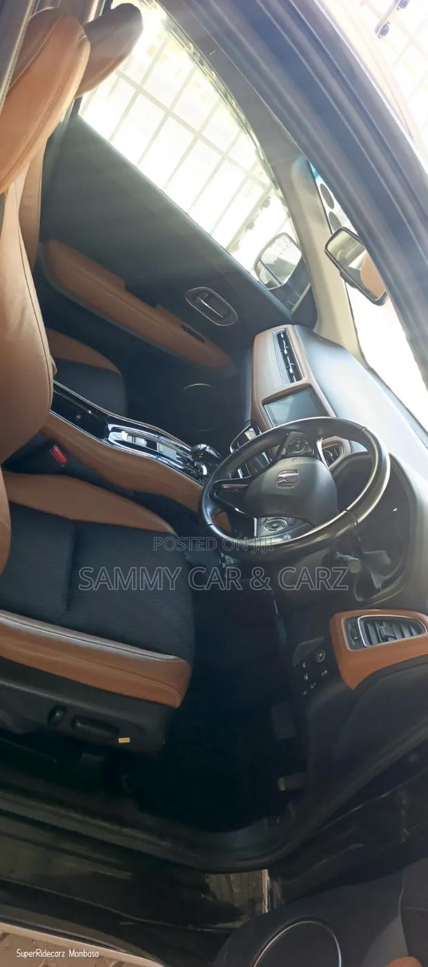 Honda Vezel 2019 Black