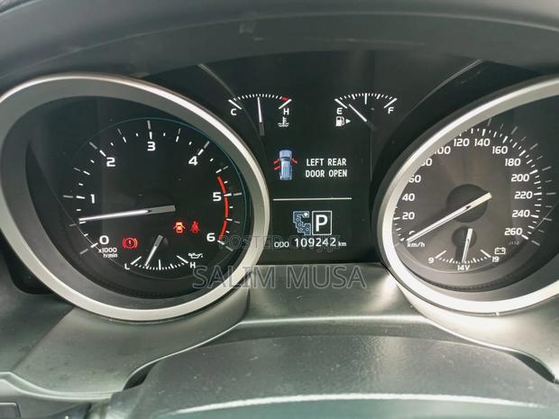 Toyota Land Cruiser 2015 Gold