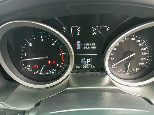 Toyota Land Cruiser 2015 Gold