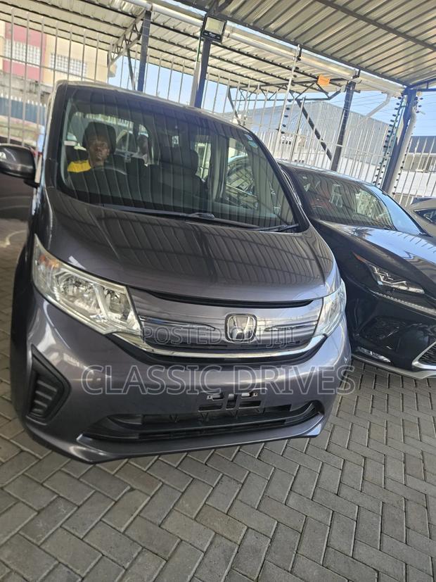 Honda Stepwgn 2019 Gray