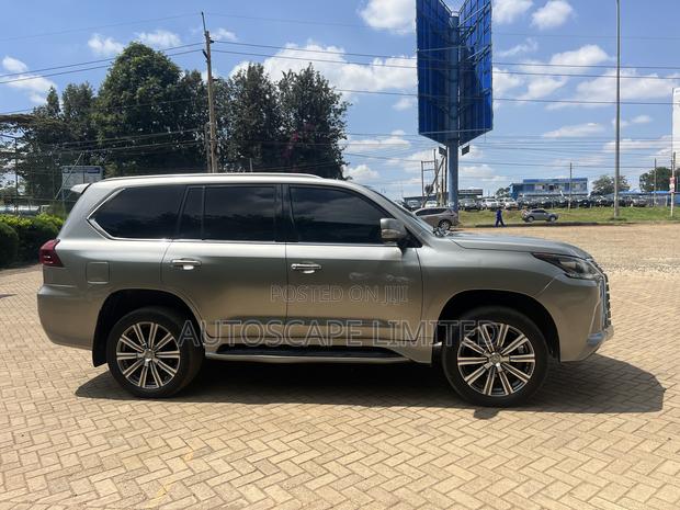 Lexus LX 2016 Brown