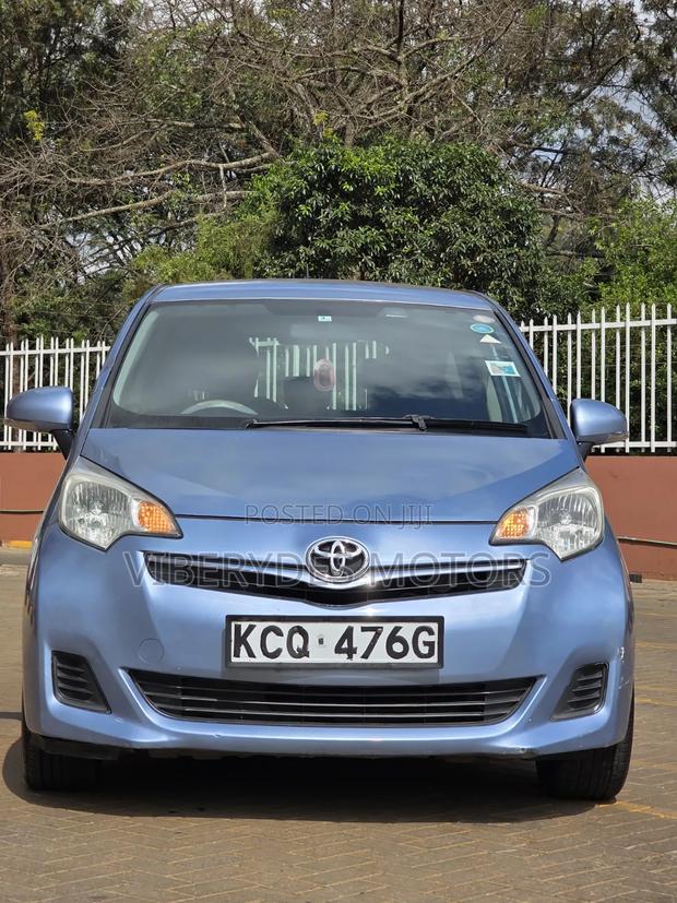 Toyota Ractis 2012