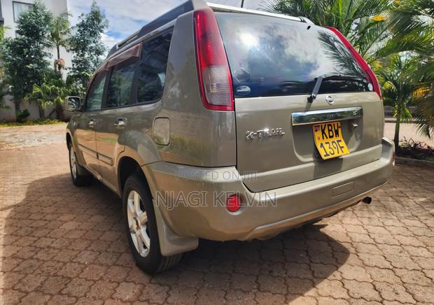 Nissan X-Trail 2006 Gold