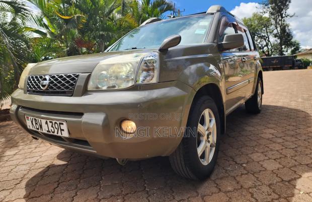 Nissan X-Trail 2006 Gold