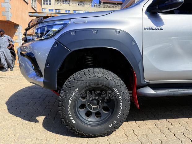 Toyota Hilux Revo Double Cab Deisel 2.4 AWD 2019 Silver