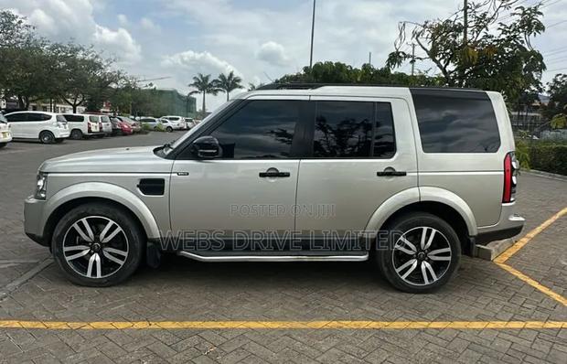 Land Rover Discovery 2015 Silver