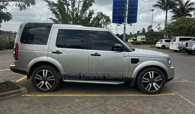 Land Rover Discovery 2015 Silver