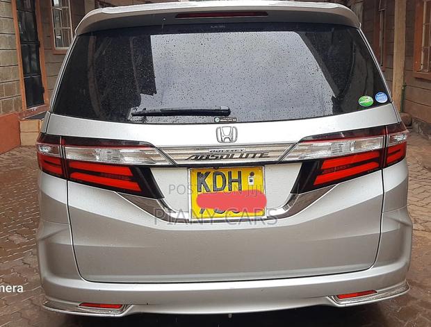 Honda Odyssey 2.4 G 2WD (8 seater) 2015 Silver