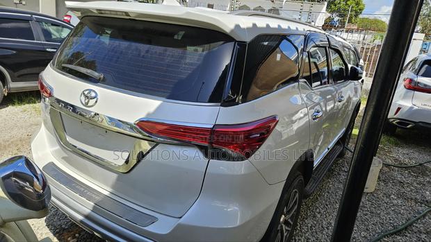 Toyota Fortuner 2.8 D AWD 2016 White