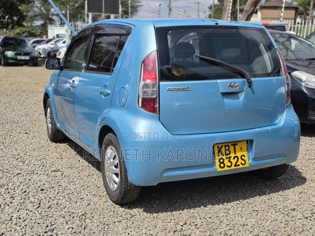 Toyota Passo 2005 Blue