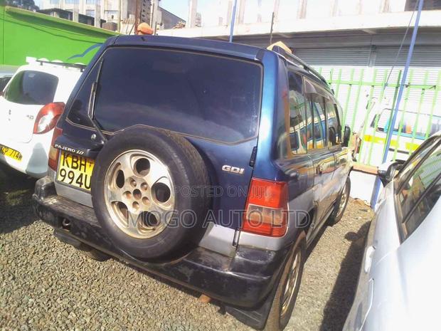 Mitsubishi Pajero 1999 Blue